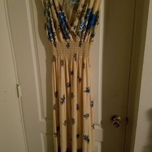 Jon and Anna Woman's Sleeveless Maxi Dress Size M